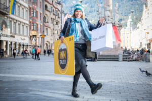 Es macht Spaß, in Innsbruck mit dem Inn-Taler zu shoppen. Noch heuer soll die 1-Million-Euro-Schwelle an Inn-Talern, die im Umlauf sind, durchbrochen werden.